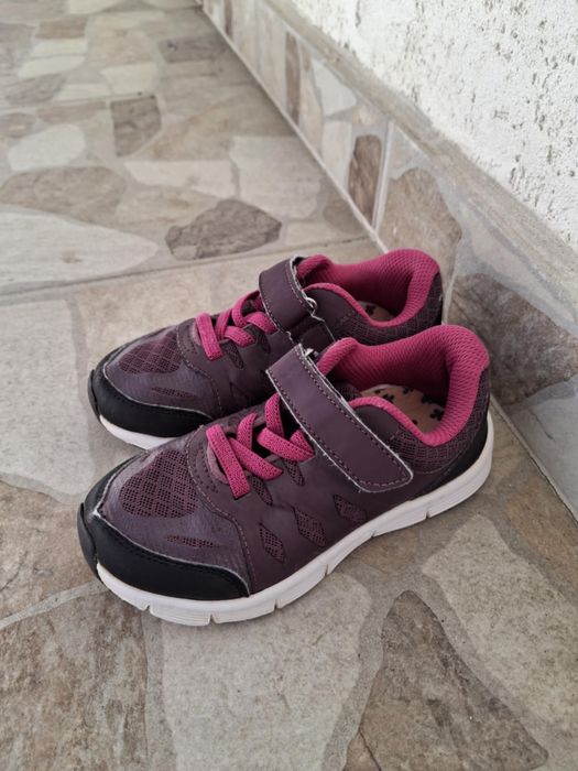 Детски маратонки за момиче