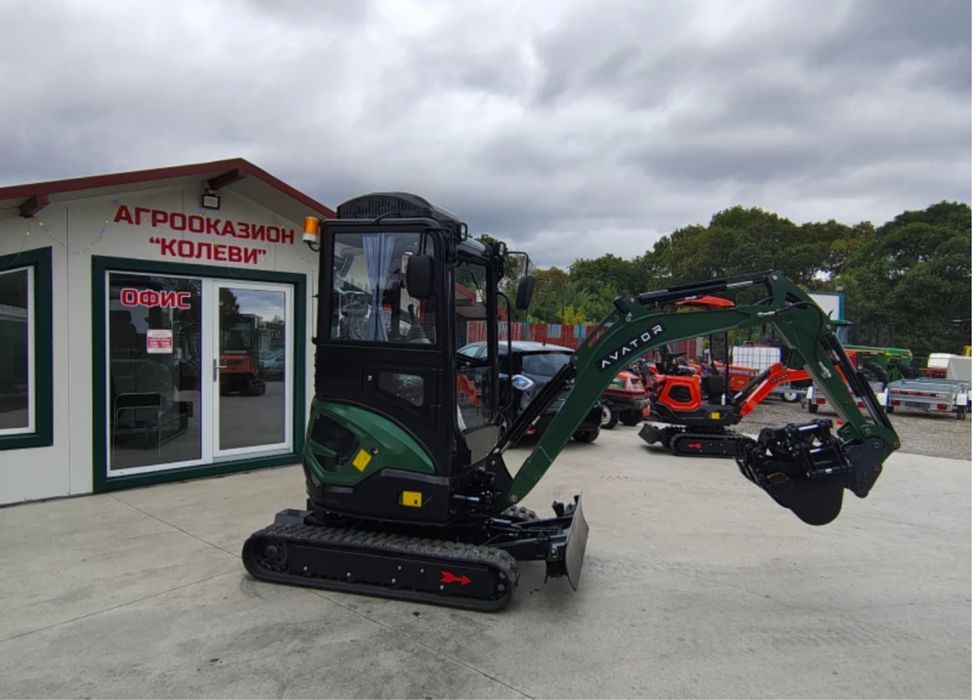 Багер Kubota Avator SW25