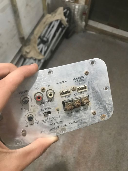 Усилитель для сабвуфера