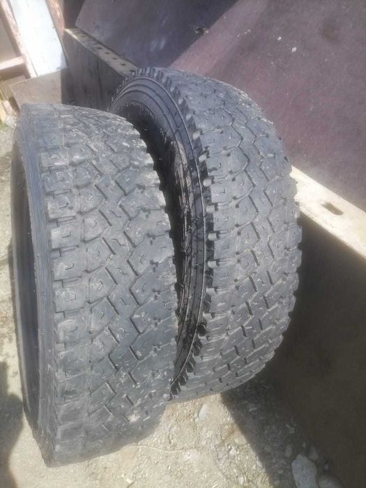 Продам покрышки 215/75R17.5 2 баллона