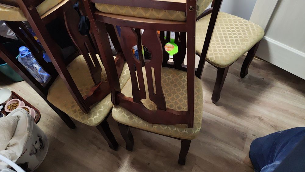 Продам 6 стульев