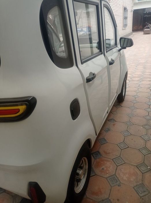 Электро автомобиль BODO