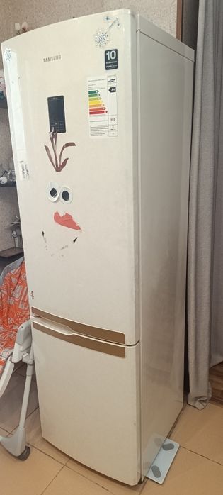 Холодильник SAMSUNG