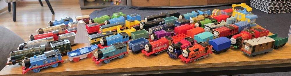 Colectie locomotive pe baterii Thomas&Friends