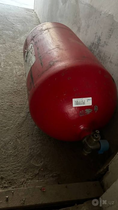 Gaz balon holati yaxshi qirilgan oyilgan joyi yoʻq