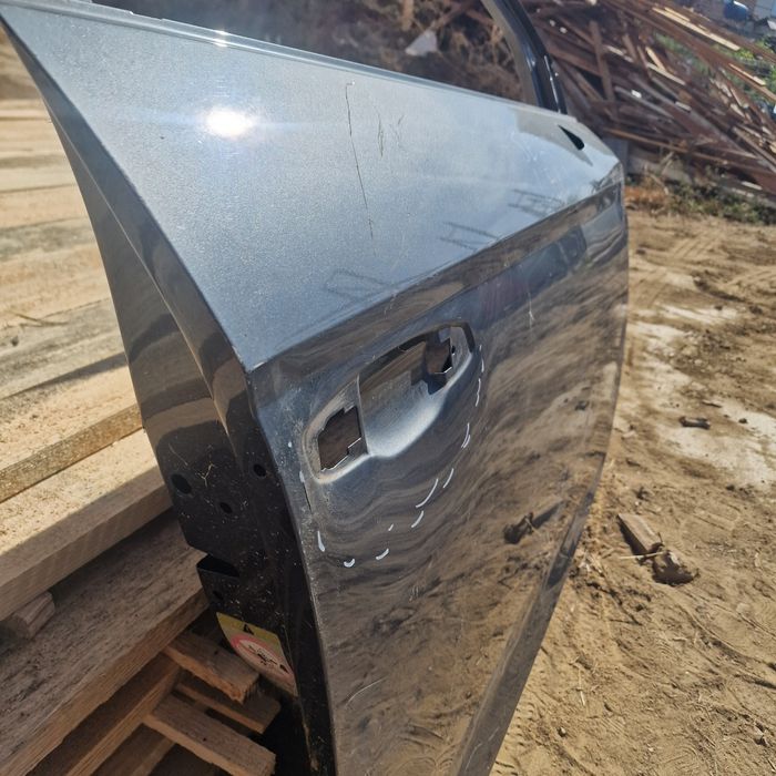 Seat Leon 3   2017 предна дясна врата задна дясна врата