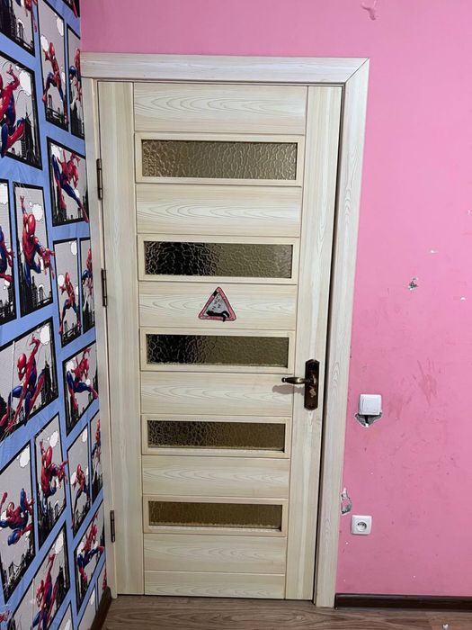 Б/у двери и ламинат