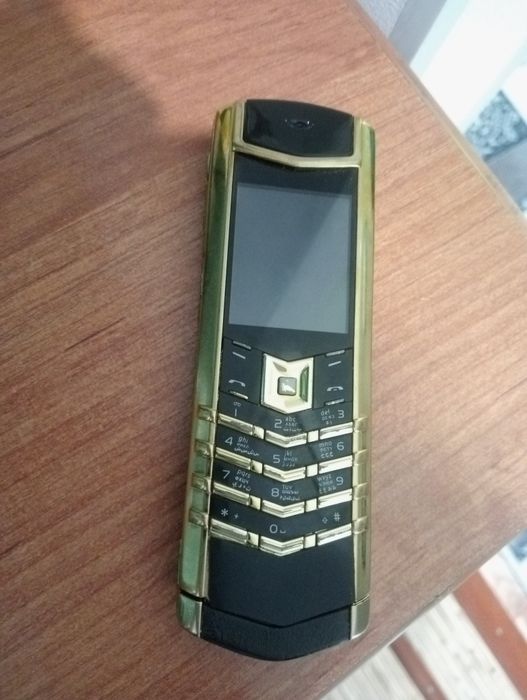 Продам Vertu Signature V