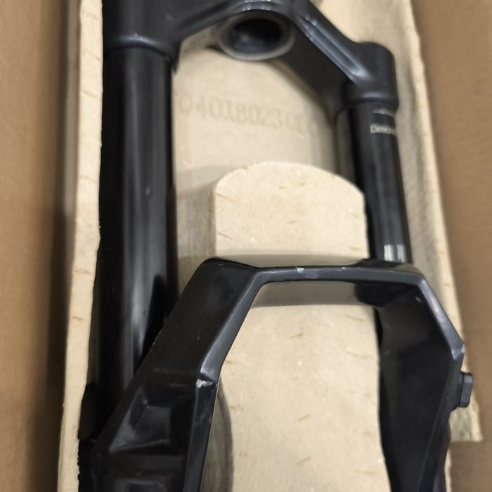 Rock shox Domain RC 29  вилка Ендуро/спускане
