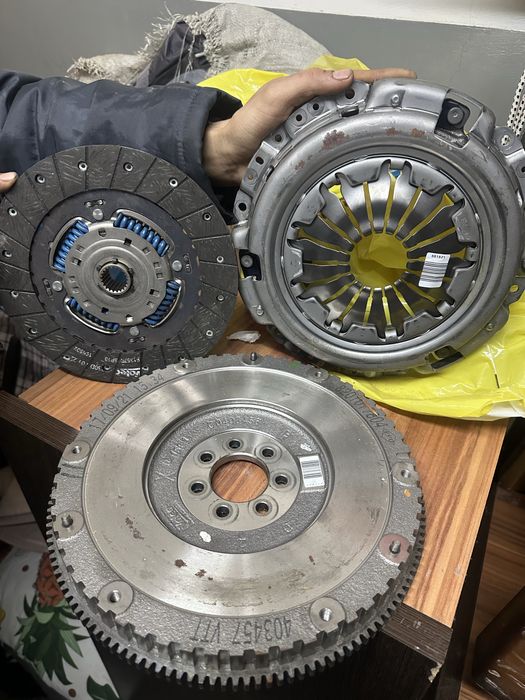 Продам сцепление в комплекте. На Рено Дастер