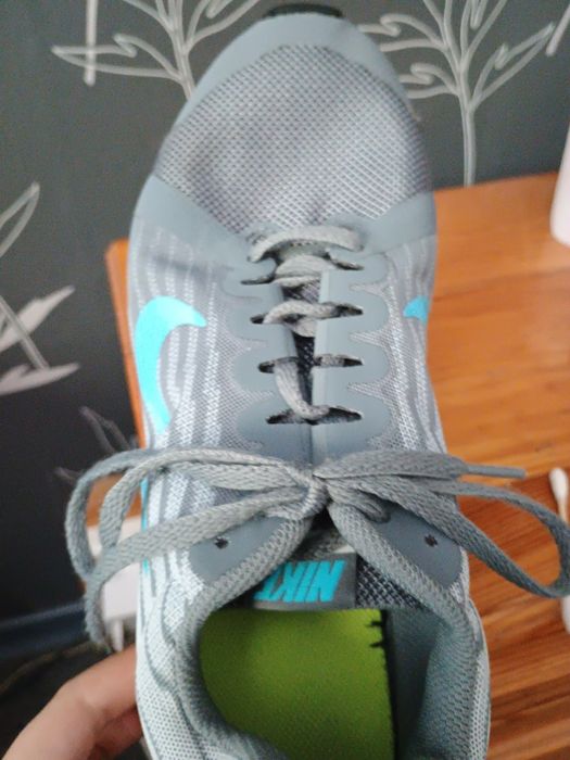 Сиви nike обувки