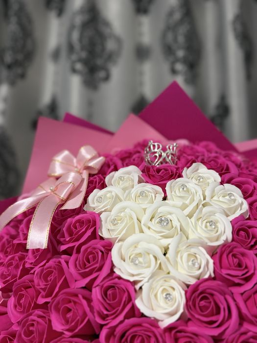 Buchet de 101 trandafiri de sapun roz