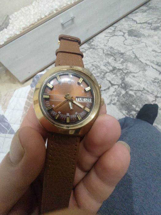 Slava часовник автоматик работи перфектно.