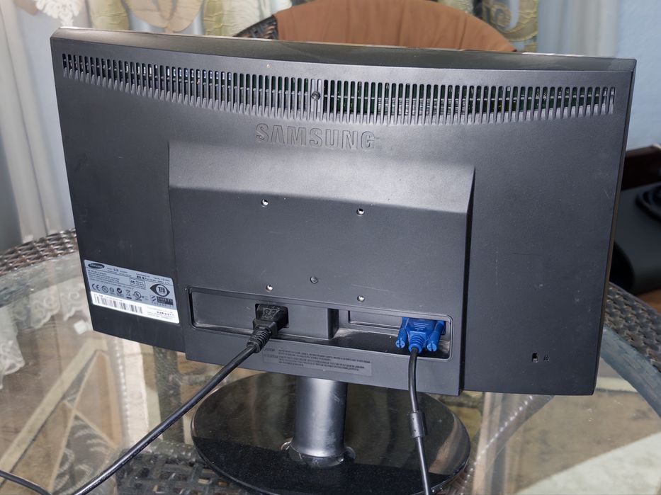 Монитор Samsung E1920NX
