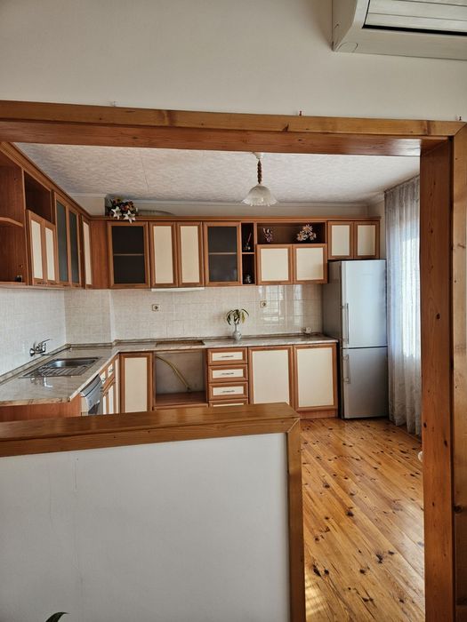 Продавам тристаен апартамент Пазарджик