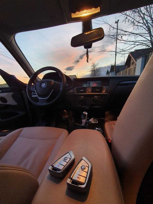 Reparatii contacte auto, programare cheie cu cip sau cheie pierduta