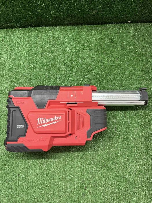Прахоуловител Milwaukee M12 DE с 1 батерия и зарядно