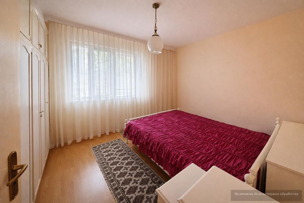 Тристаен апартамент под наем в Център