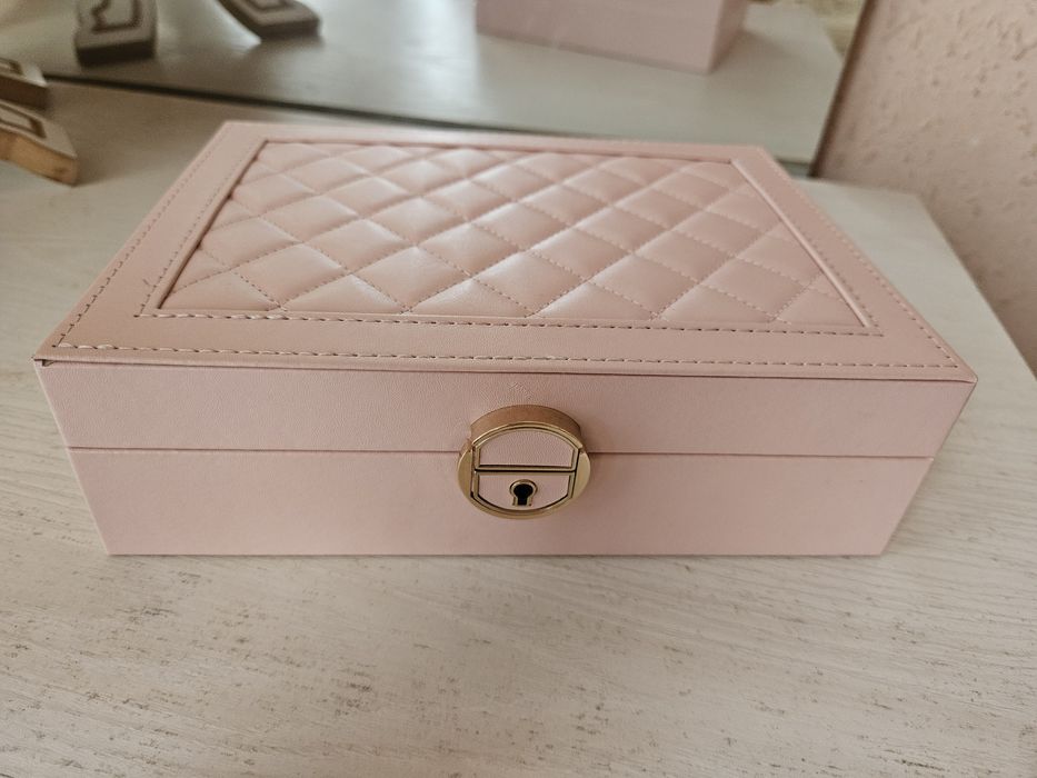 Taqinchoqlar uchun organayzer