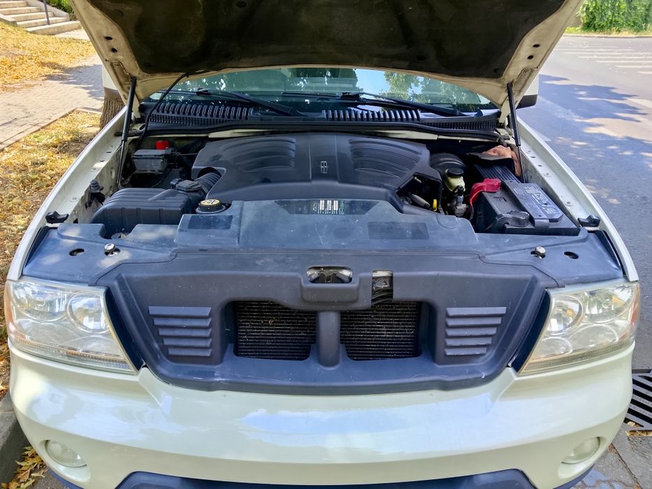 Vând Lincoln Aviator