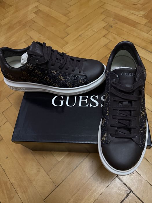 Кафяви кецове Guess номер 44. Оригинални!