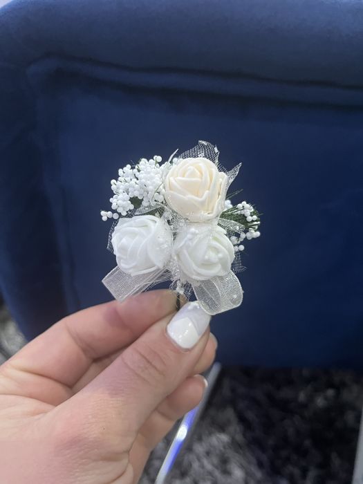 Сватбена украса за кола, бутониери, кошница