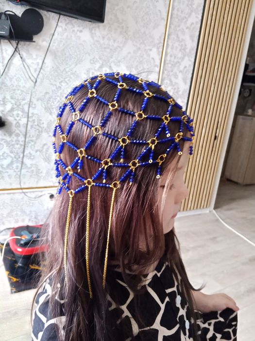 Әдемі тикалар ,косынка-ободоктар бар