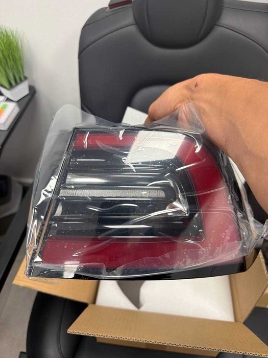 Piese auto Tesla — diverse componente disponibile