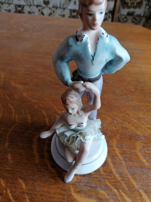 sfesnic si balerini din portelan