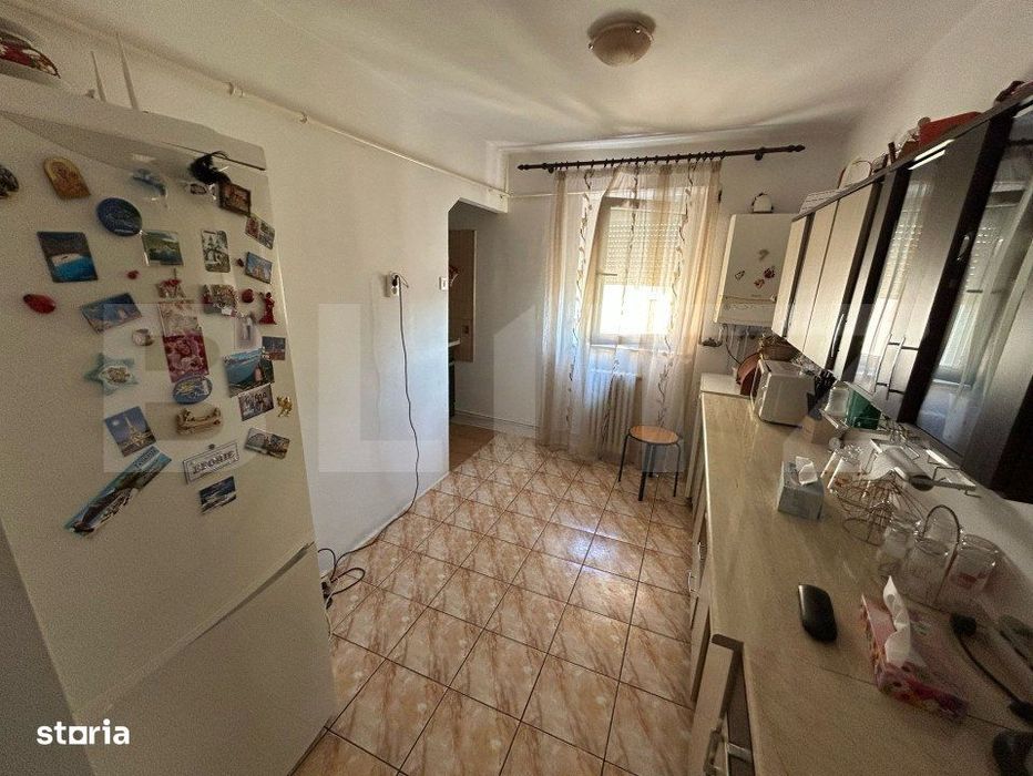 Apartament decomandat cu 3 camere,2 bai, 70 mp, zona Cetate