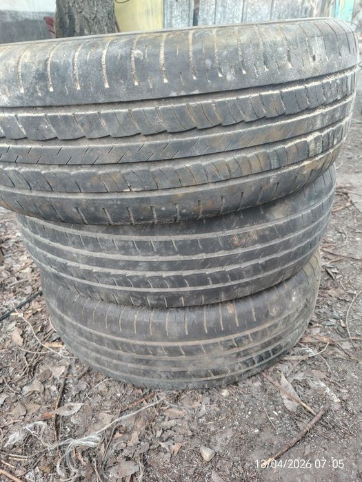 Продам шины  летние 215/70/R15