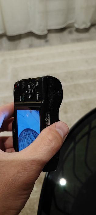 Camera Nikon Coolpix L610 16Mp baterii AA