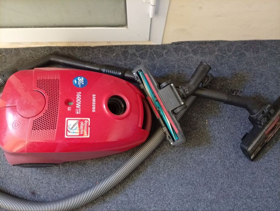 Продаётся телевизор и пылесос