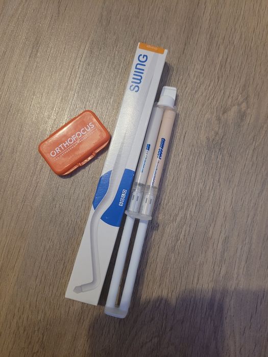 Periuta Solo Swing NOUA, ceara dentara si silicon