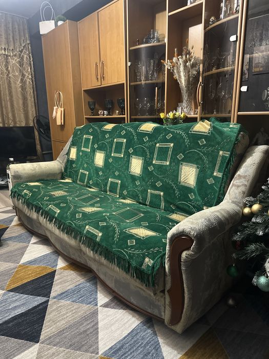 Отдадим бесплатно диван и два кресла