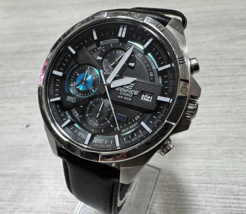 СПЕШНО НОВ Часовник Casio Edifice EFR-556L-1AVUEF