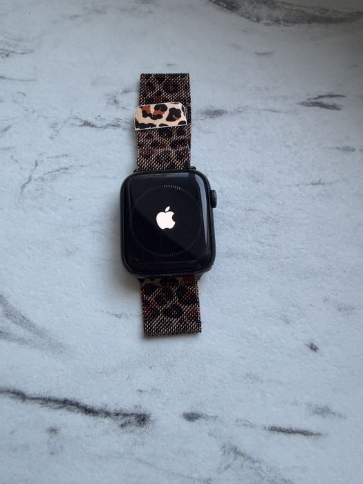Apple Watch SE 2 44mm Cellular + GPS Black