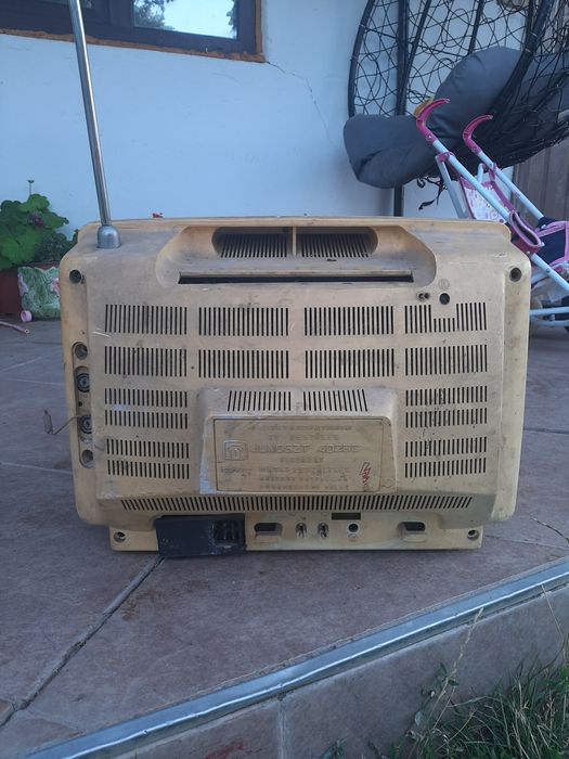 Televizor Junoszt din 1990 (ANTICHITATE)
