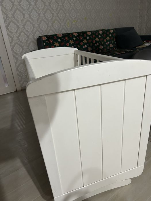 Кроватка с маятником 90см