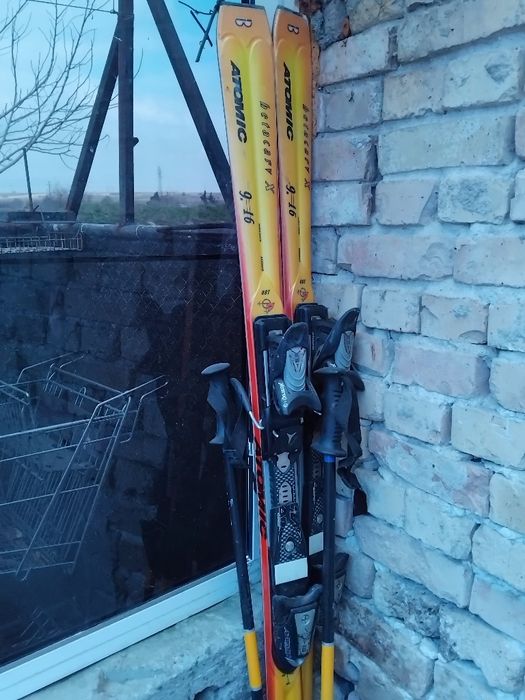 Ски и штеки atomic