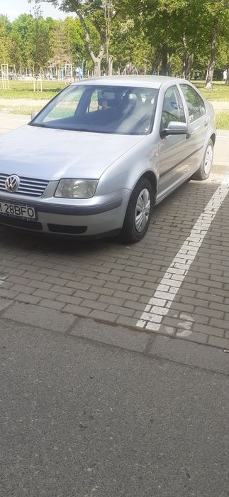 VOLKSWAGEN Bora