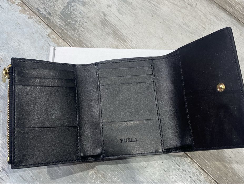 Дам. Портмоне Furla 68€