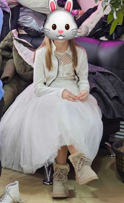 Платье праздничное.