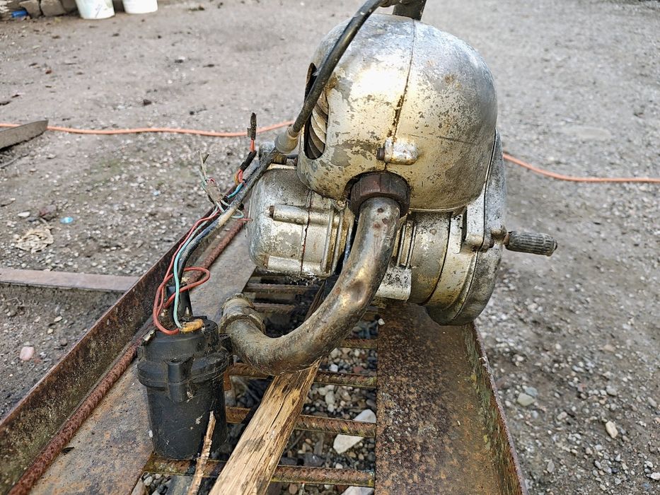 Vând motor complet  Mobra 50
