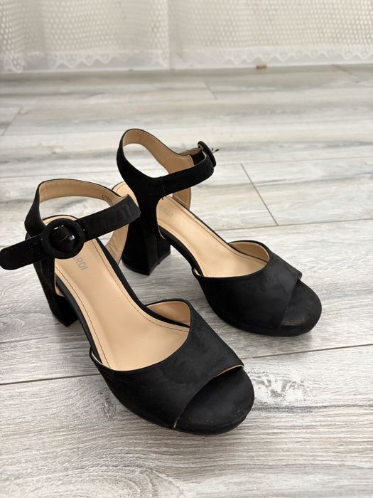 Туфли открытые женские