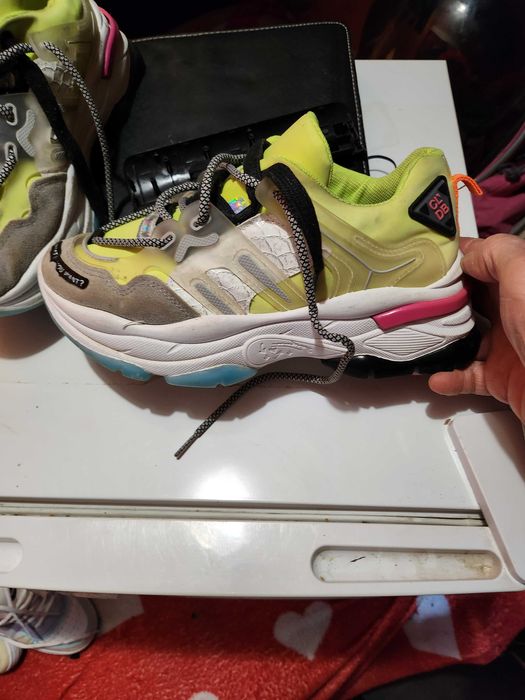 Adidas  unisex adidas unisex