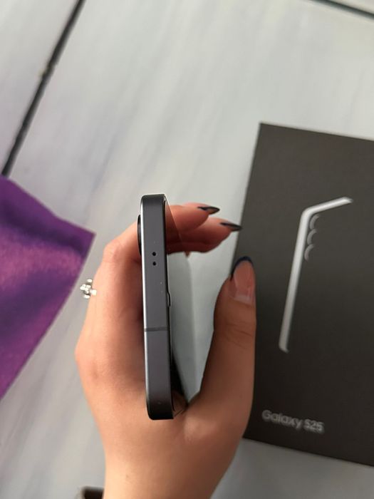 Samsung s25 ,black, 256gb, 12 gb ram
