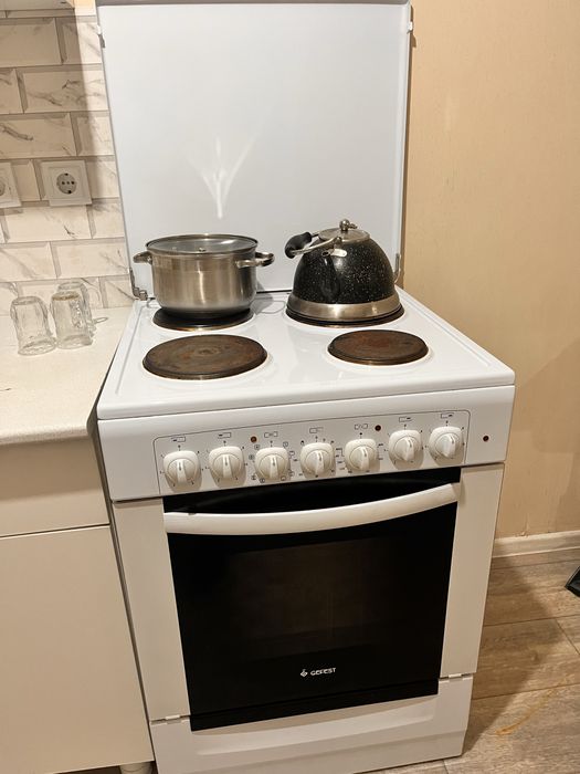 Продам кухонную плиту