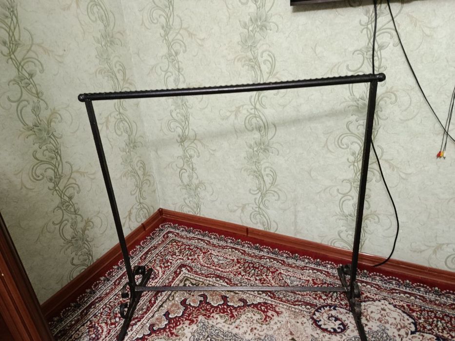 Вешалки напольные для одежды