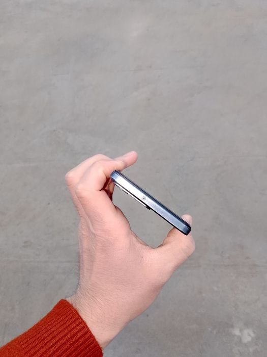 Vivo V 27 E sotiladi 8+8 256gb dakument karobka